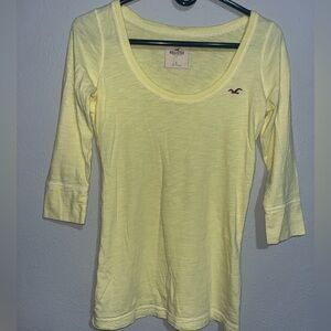 Hollister Women's Yellow Scoop Neck Quarter Sleeve Top
